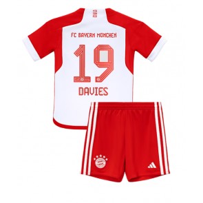 Maillot de foot Bayern Munich Alphonso Davies #19 Domicile enfant 2023-24 Manches Courte (+ pantalon court)